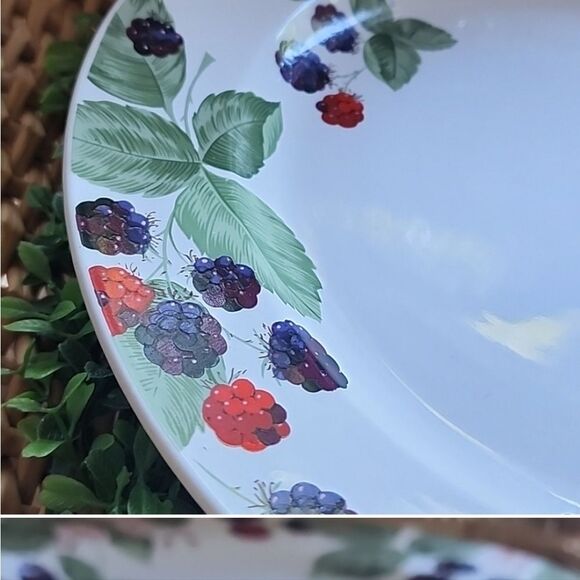 Vintage Stoneware Berries Dinner Plate Cottage Core Farhouse Chic - Picture 4 of 8